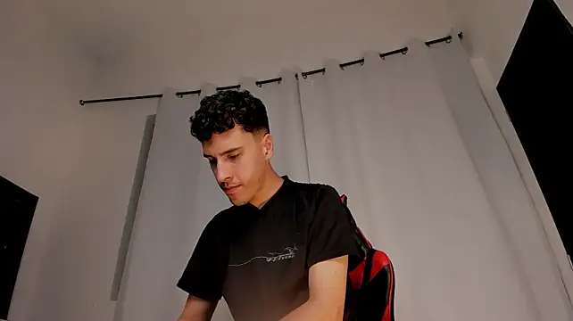 MaxLeons' Live XXX Chat