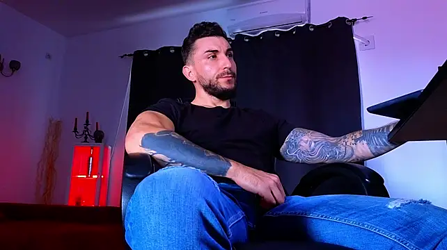 MightyAaron66's Live XXX Chat