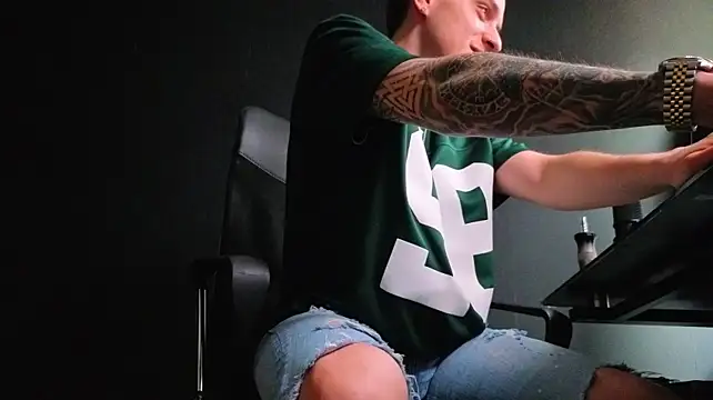 Chat +18 de FelixStarkk ao vivo