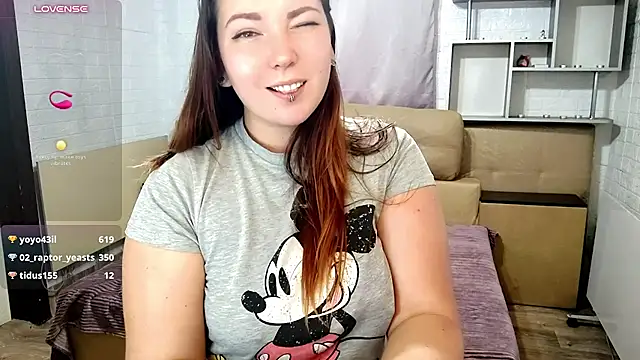 XXX chat uživo modela NotYourDoll