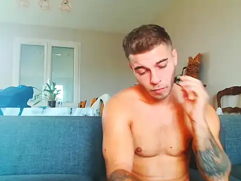 Elkafit28 Live XXX Chat