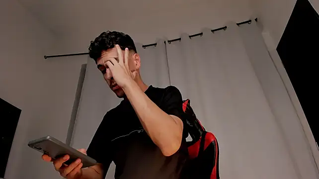 XXX chat uživo modela MaxLeons
