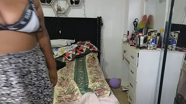 charlotte_077's Live XXX Chat