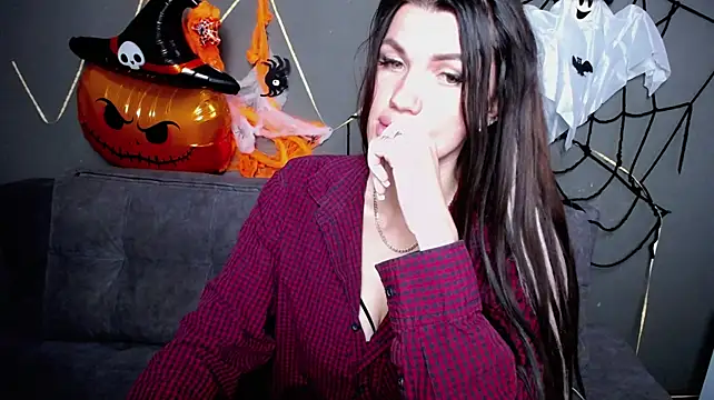 MilaLoona's Live XXX Chat