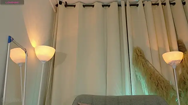 Chatroom XXX en direct de Aliana_Rouse
