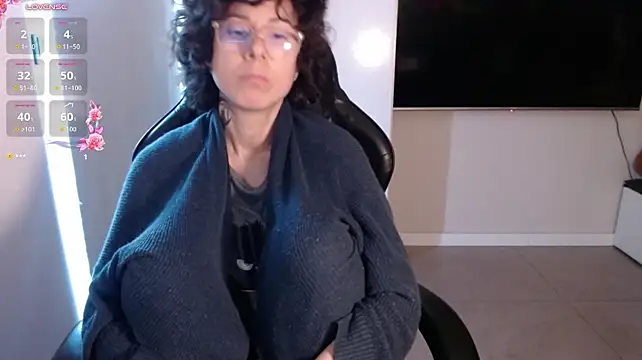 Lili_Cruz38's Live XXX Chat