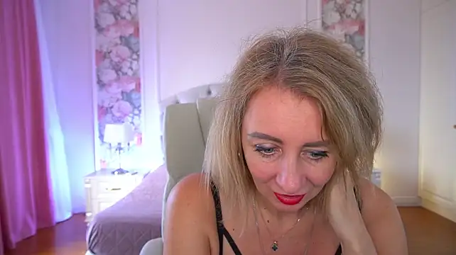 LavanderSophi Live XXX Chat