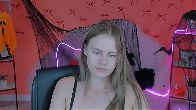 Chatroom XXX en direct de LanaWey
