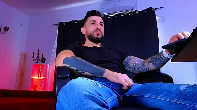 MightyAaron66 Live XXX-chat