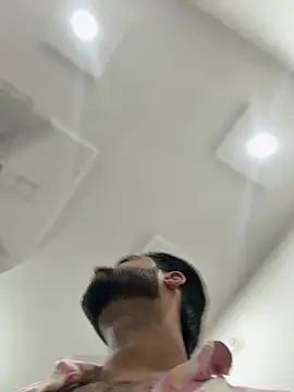 צ'אט XXX בשידור חי של Royalboy_03