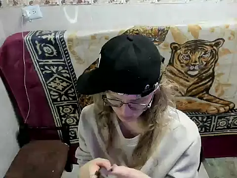 Jinnfloyd Chat XXX in diretta
