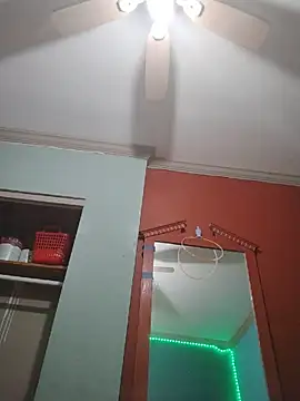 ReallyReallyReal élő XXX-chatje