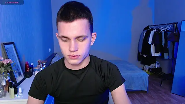 _m0neyken_'s Live XXX Chat