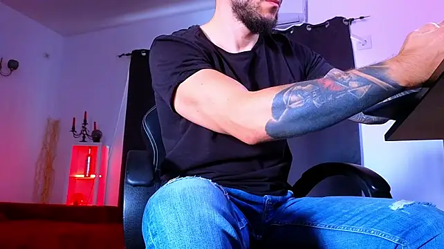 MightyAaron66 Live XXX-Chat