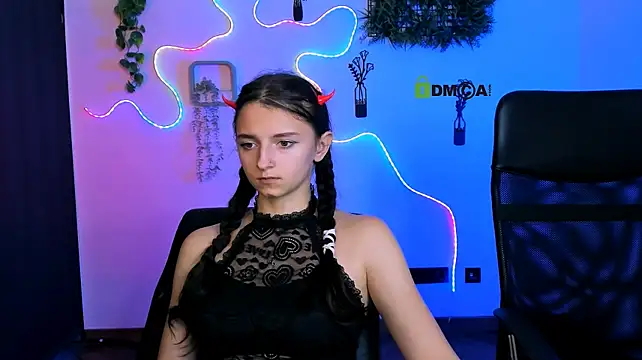 caroline_honeyy's Live XXX Chat