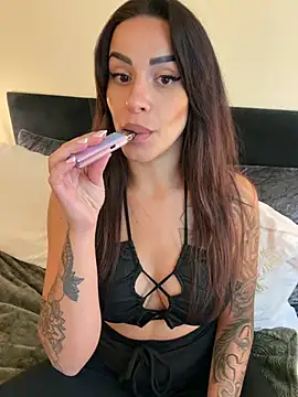 Chat XXX ao vivo de -Alisa