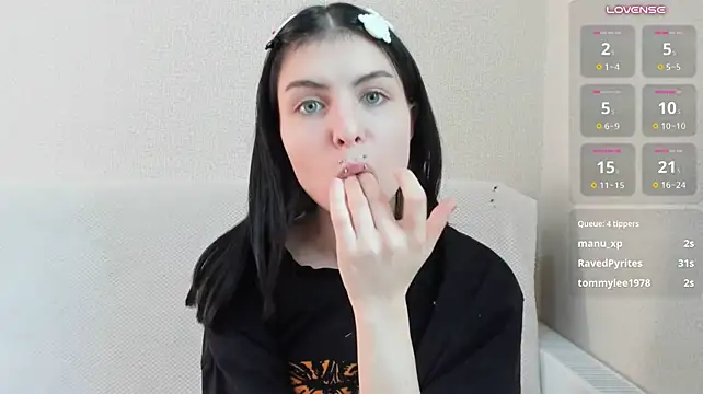 ErlinaBuoy Chat XXX in diretta