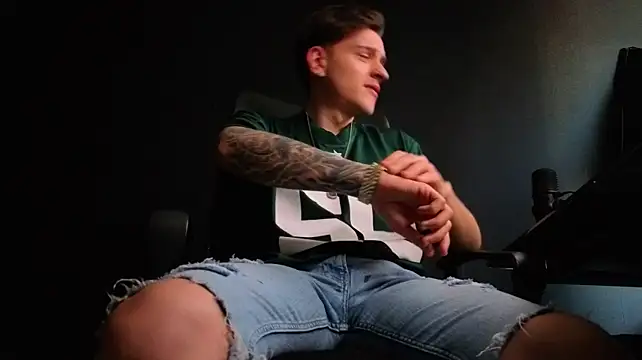 FelixStarkk élő XXX-chatje