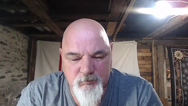 Newfiesausage1972's Live XXX Chat