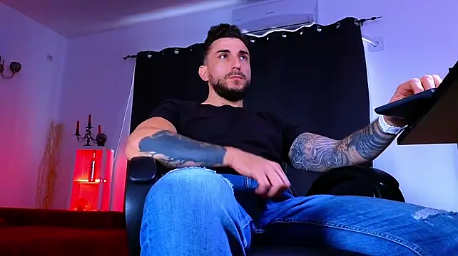 MightyAaron66 Live XXX-Chat