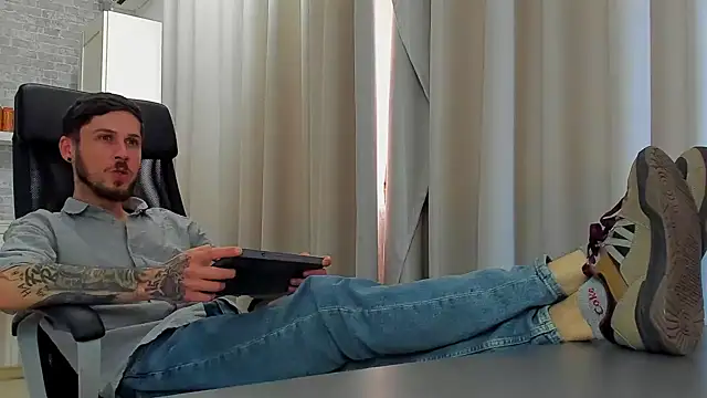 XXX chat uživo modela JonahShaw