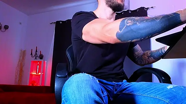 Chat XXX en directo de MightyAaron66