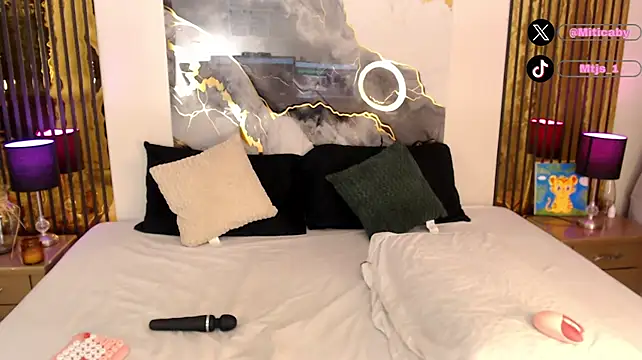 MiticaBrennet_ 라이브 XXX 채팅