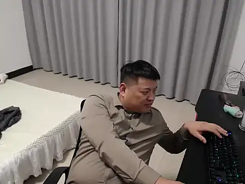 zhang1118's Live XXX Chat