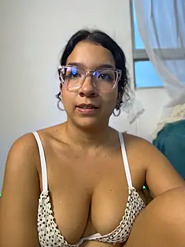 XXX chat uživo modela Gia_cutee