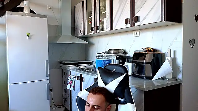 RyanStorm_ Adlı Modelin Canlı XXX Sohbeti