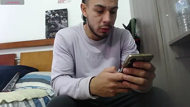 دردشة Taylor_DiamondBoy الجنسية المباشرة