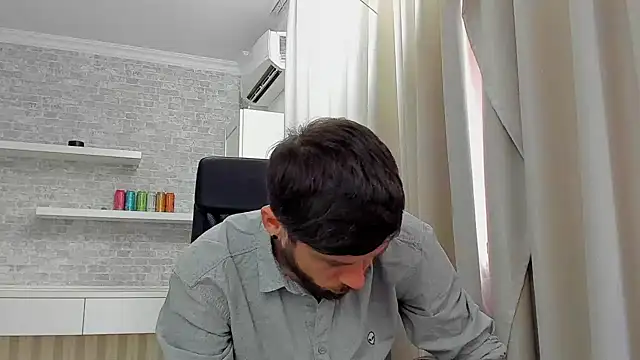 JonahShaw Adlı Modelin Canlı XXX Sohbeti