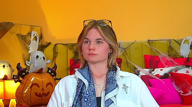 AliceAllard Adlı Modelin Canlı XXX Sohbeti