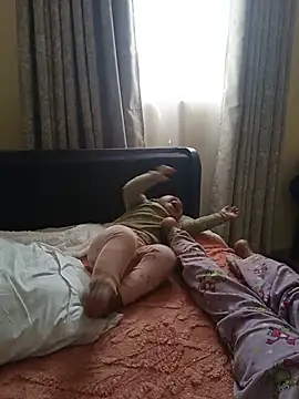 دردشة devine_juicy_polie الجنسية المباشرة