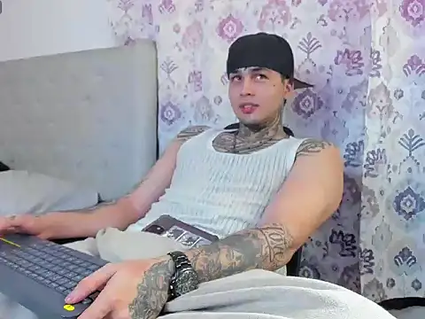 juan_alvarez18's Live XXX Chat