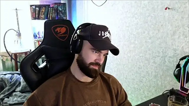 Chat +18 de _Serious_Man ao vivo