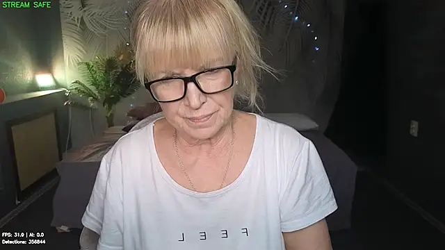 Dr_Mireille Chat XXX in diretta