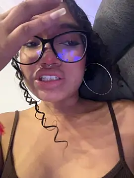 Bunny-firee's Live XXX Chat
