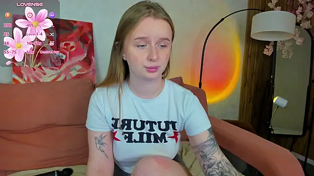 Rina_Panic Chat XXX in diretta