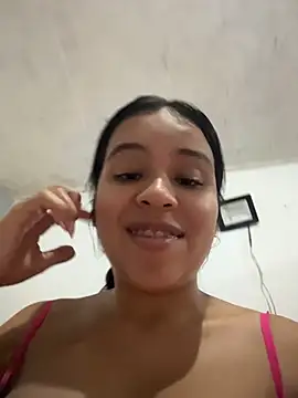 Chat XXX en directo de Paola05_
