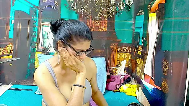 Chatroom XXX en direct de IndianAllure
