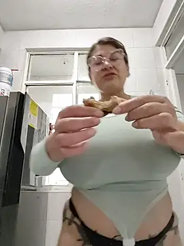 Chat XXX en directo de AlexxiaaMat