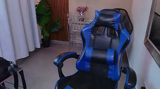 Kenya--Buhle's Live XXX Chat