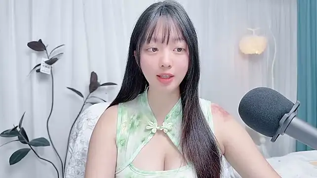 Winnie666999 现场XXX聊天