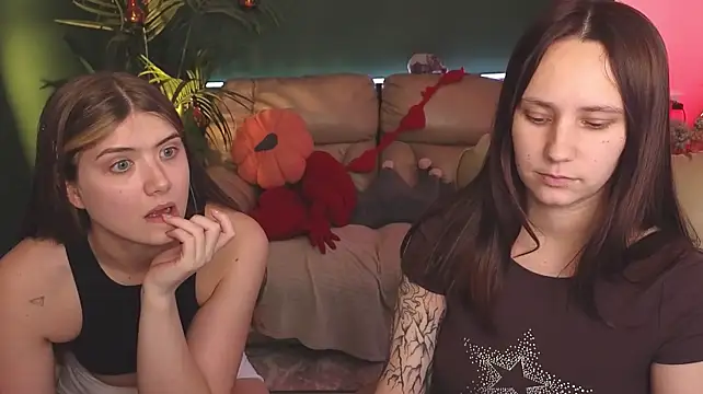 HotCaramellsTV's Live XXX Chat
