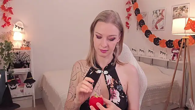 SexyStitcher live XXX chat