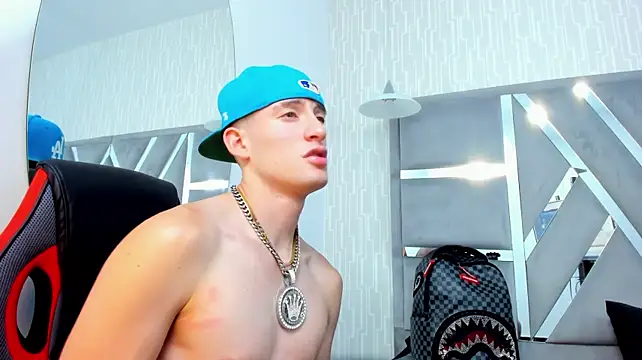 hunterheat__ Chat XXX in diretta
