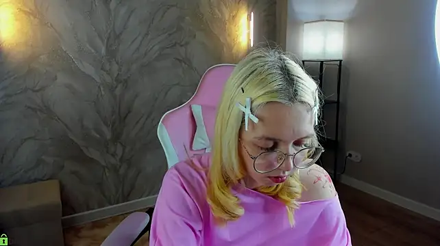 XXX chat uživo modela mollyy_snow