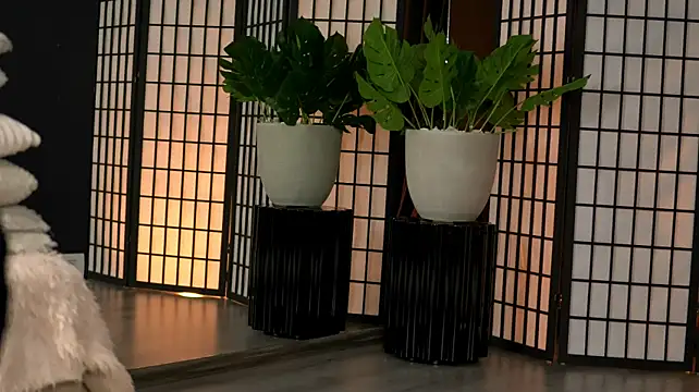 ElllaLuxe's Live XXX Chat