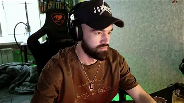 XXX chat uživo modela _Serious_Man